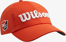 Cargar imagen en el visor de la galería, Casquette Wilson Pro Tour Hat - Rouge / Blanc - Horslimits - balles de golf
